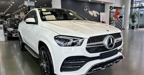Hàng loạt xe Mercedes-Benz giảm giá trong tháng 7