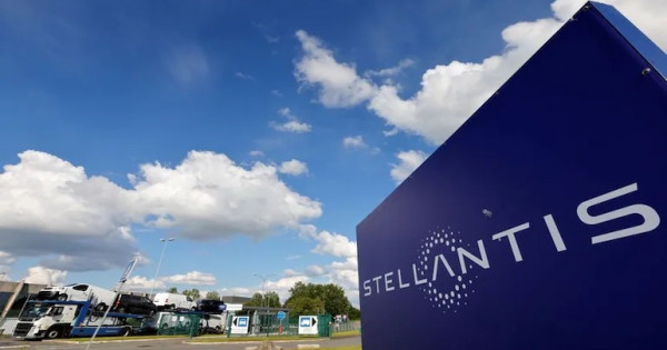 Stellantis và BMW triệu hồi 725.000 xe do lỗi túi khí