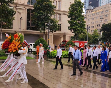 Những ngày Hà Nội tại TP Hồ Chí Minh: Dâng hương tưởng niệm Chủ tịch Hồ Chí Minh và Chủ tịch Tôn Đức Thắng