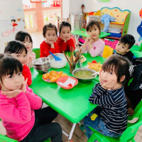 Không sử dụng dịch vụ cung cấp suất ăn cho trẻ mầm non