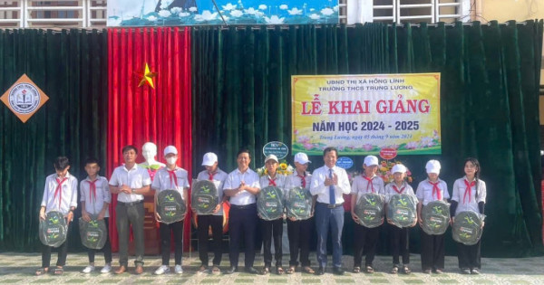 Phân bón Điền Gia tiếp sức cho học sinh đến trường