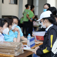 Nhiều trường đại học điều chỉnh lịch nhập học với tân sinh viên để ứng phó bão số 3