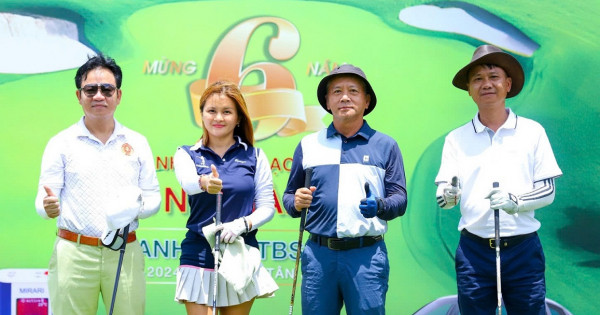 Giải golf trở thành đêm quyên góp ủng hộ người dân bị thiệt hại bởi thiên tai