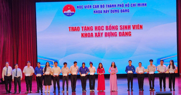 Học viện Cán bộ TP Hồ Chí Minh chào đón 336 tân sinh viên Khoa xây dựng Đảng