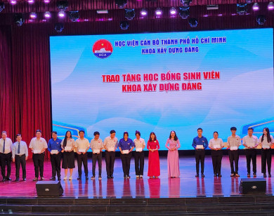 Học viện Cán bộ TP Hồ Chí Minh chào đón 336 tân sinh viên Khoa xây dựng Đảng