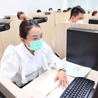Những trường hợp nào được miễn thi ngoại ngữ khi thi tuyển công chức?