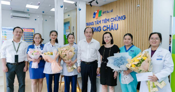 Bác sĩ của Trung tâm tiêm chủng FPT Long Châu cấp cứu thành công bé gái bị hóc dị vật