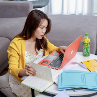 Tân sinh viên phải đối mặt với nhiều thử thách khi bước vào cánh cửa đại học 
