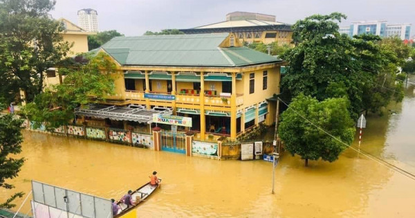 Thừa Thiên - Huế cho học sinh toàn tỉnh nghỉ học do mưa lũ