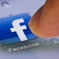 Facebook hiển thị ký tự lạ khiến nhiều người hốt hoảng