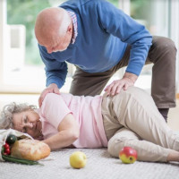 Nên và không nên làm gì khi có người bị đột quỵ?