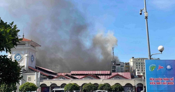 TP Hồ Chí Minh: Cháy quán bar gần chợ Bến Thành