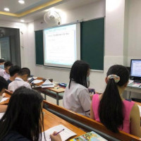 Giáo viên dạy thêm trái phép có bị kỷ luật?