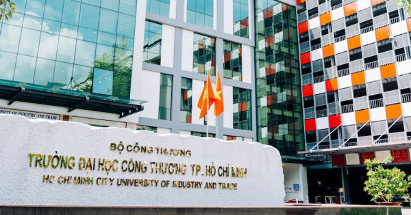 Bị phản ứng vì thu học phí sát Tết, Hiệu trưởng Trường Đại học Công thương TP Hồ Chí Minh nói gì?