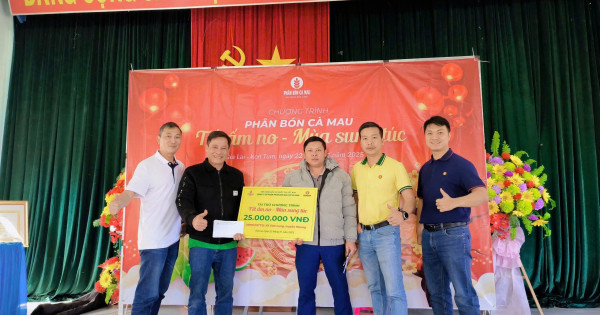 Phân Bón Cà Mau mang Tết yêu thương đến bà con nghèo qua chương trình “Tết Ấm No – Mùa Sung Túc”