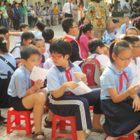 Học sinh nhiều địa phương trở lại trường sau kỳ nghỉ Tết