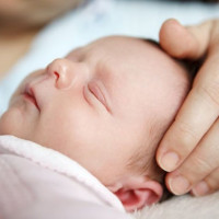 Người yêu cầu đăng ký khai sinh không cần phải xuất trình giấy chứng nhận kết hôn