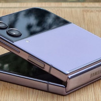 Galaxy Z Flip7 sẽ có màn hình phụ 4 inch?