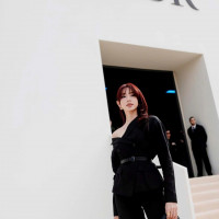 Dior bất ngờ cho hiển thị lại ảnh Hoa hậu Thùy Tiên