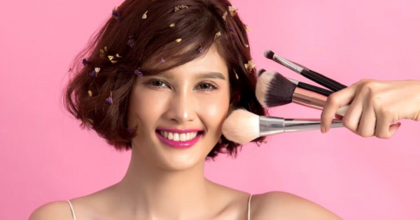 Top những món đồ makeup không thế thiếu trong mùa hè