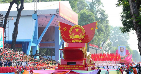 Lễ Kỷ niệm 50 năm Ngày Giải phóng miền Nam, thống nhất đất nước: đoàn quân kiêu hùng đi giữa lòng Nhân dân