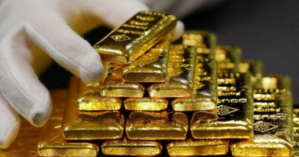Giá vàng ngày 2/5/2025: Vàng thế giới giảm mạnh, về gần 3.200 USD/Ounce
