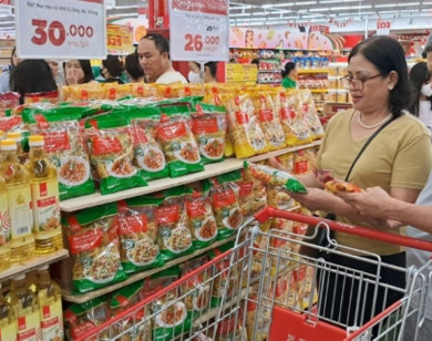 Chen chân vào siêu thị mua sắm trong kỳ nghỉ lễ 30/4 và 1/5