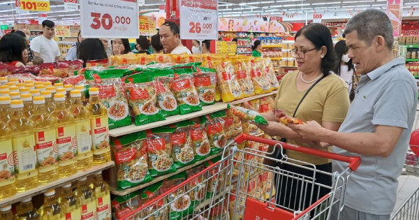 Mua sắm trong kỳ nghỉ 30/4 và 1/5: siêu thị thắng lớn, chợ truyền thống “thất thủ”