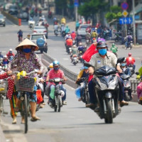 Thời tiết ngày 4/5/2025: Bắc Bộ tăng nhiệt, Nam Bộ cục bộ có mưa
