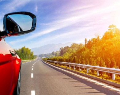 Cần trang bị điều gì khi lái xe ô tô đường dài dưới thời tiết nắng nóng?