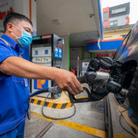 Giá xăng dầu đảo chiều giảm sau kỳ nghỉ lễ