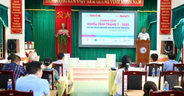 Báo Kinh tế & Đô thị - Báo Quảng Trị tổ chức chương trình “Nghĩa tình Tháng 7”