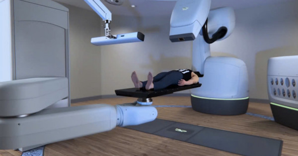 Hệ thống xạ phẫu bằng Robot - đột phá trong điều trị ung thư không xâm lấn