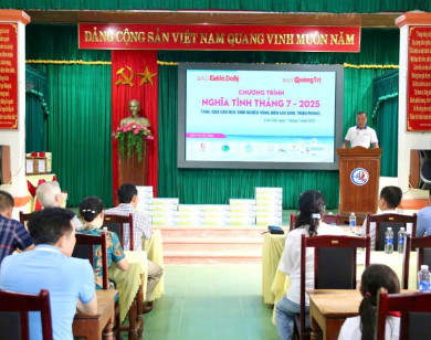 Báo Kinh tế & Đô thị - Báo Quảng Trị tổ chức chương trình “Nghĩa tình Tháng 7”