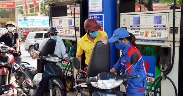 Giá xăng dầu đồng loạt tăng nhẹ trở lại