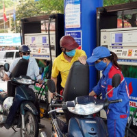 Giá xăng dầu đồng loạt tăng nhẹ trở lại