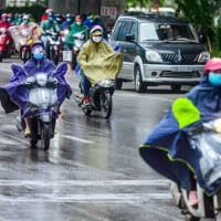 Thời tiết ngày 18/5/2025: Bắc Bộ mưa lớn dồn dập, Trung Bộ nắng nóng