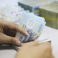 Lãi suất thấp hỗ trợ tăng trưởng kinh tế
