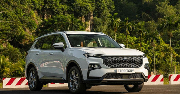 Triệu hồi Ford Territory và Explorer để cập nhật phần mềm