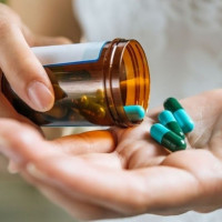 Yêu cầu các chuyên gia ký cam kết không quảng cáo phóng đại tính năng, công dụng của sản phẩm