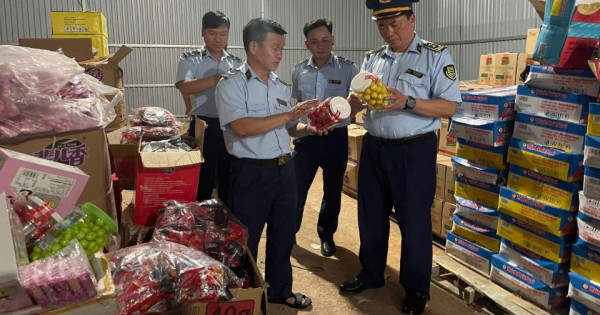 Cao Bằng: Thu giữ hơn 5.000 sản phẩm mỹ phẩm không rõ nguồn gốc và thực phẩm nhập lậu