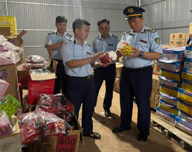 Cao Bằng: Thu giữ hơn 5.000 sản phẩm mỹ phẩm không rõ nguồn gốc và thực phẩm nhập lậu