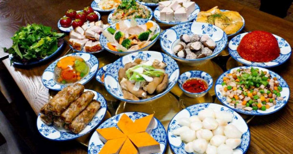 Giờ đẹp thắp hương mùng 1 tháng 5 âm lịch Ất Tỵ 2025