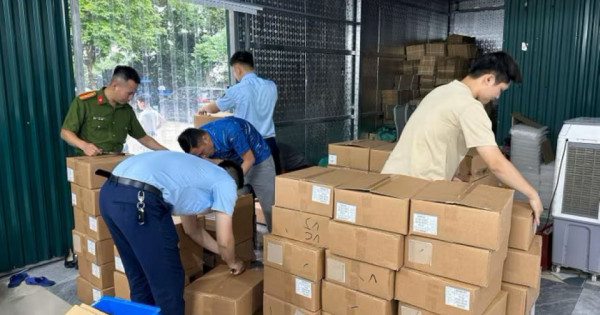 Hà Nội: Thu giữ hơn 5.000 lọ 'mỹ phẩm Hàn Quốc' không rõ nguồn gốc