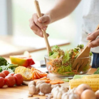 Cần làm gì để ngăn ngừa ngộ độc thực phẩm trong mùa hè?