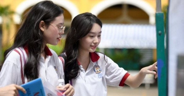 Nhiều trường đại học đồng loạt giảm, bỏ xét tuyển tổ hợp C00