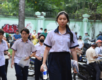 Thi lớp 10 ở TP Hồ Chí Minh: Thí sinh vui mừng vì đề tiếng anh "dễ thở"