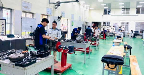 Doanh nghiệp hợp tác đào tạo, tuyển dụng sinh viên vào làm việc