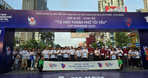 TP Hồ Chí Minh: gần 1.000 nhà báo tham gia Giải đi bộ - chạy bộ “Tự hào thành phố tôi yêu”