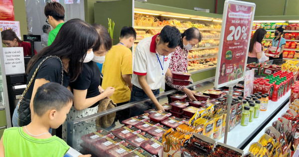 Người trẻ Việt "chốt đơn" thịt sạch tại siêu thị: Không còn thời đi chợ từ 6 giờ sáng!